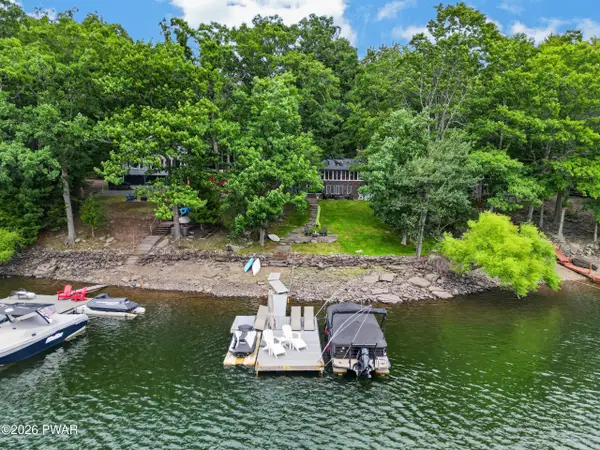 28 Lakeview Drive, Lakeville, PA 18438