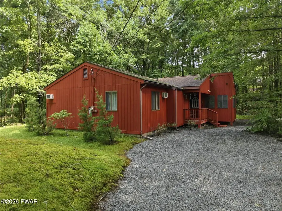105 Village Lane, Lords Valley, PA 18428 - #2