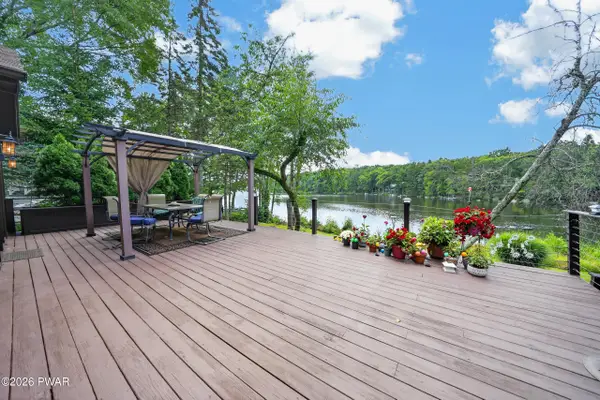 806 Widgeon Court, Lords Valley, PA 18428