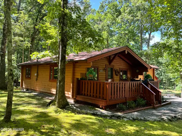 131 Deer Park Lane, Hawley, PA 18428