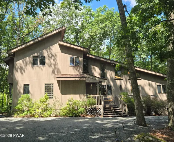 308 Canoebrook Drive, Lords Valley, PA 18428