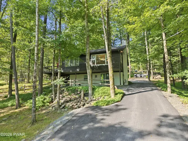 112 N Maple Lane, Greentown, PA 18426