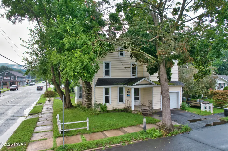 211 Avenue L, Matamoras, PA 18336 - #3