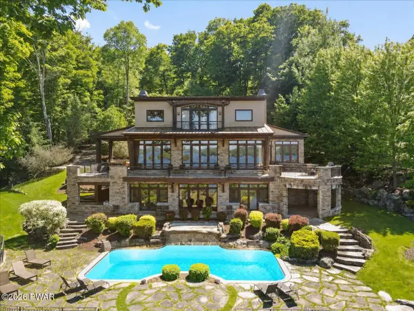 165 Pennwood Drive, Greentown, PA 18426