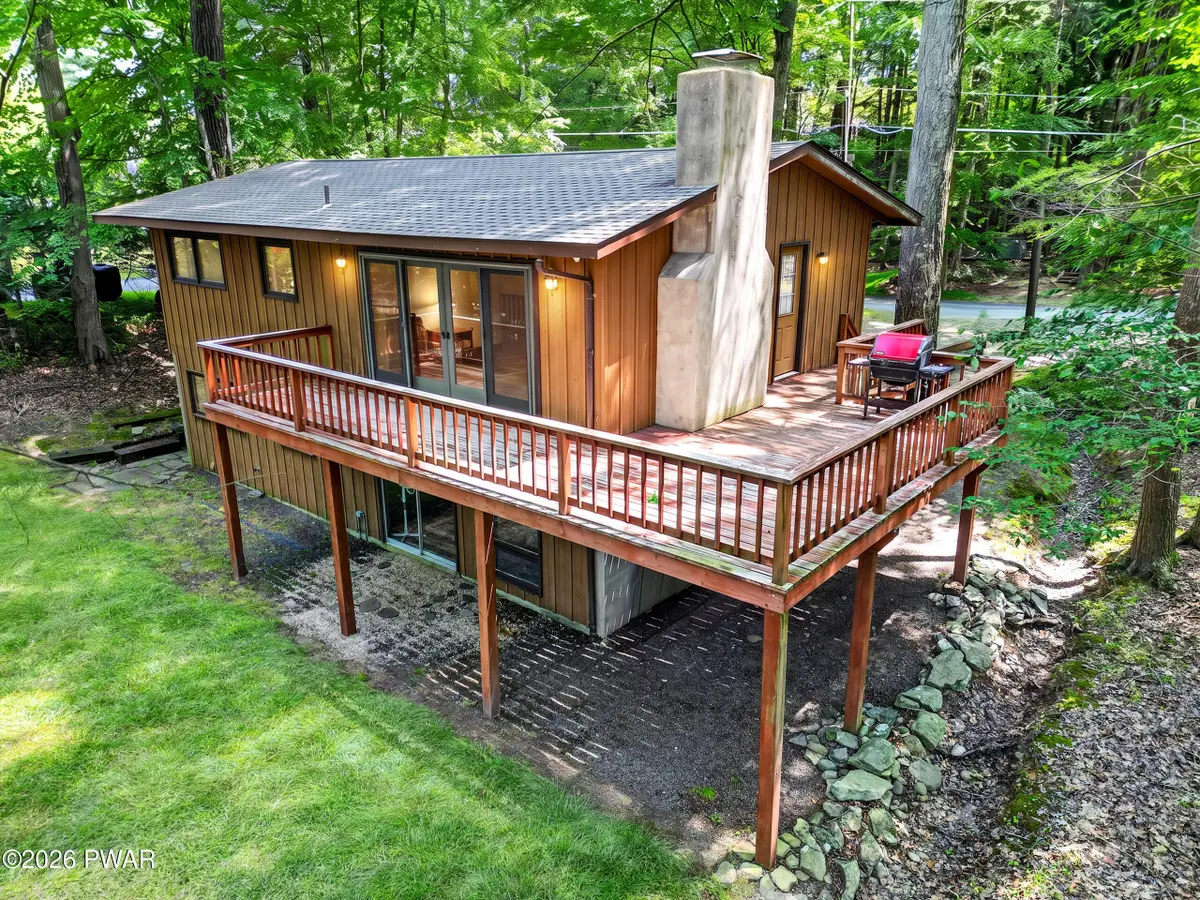104 Waterfront Drive, Greentown, PA 18426 - #1