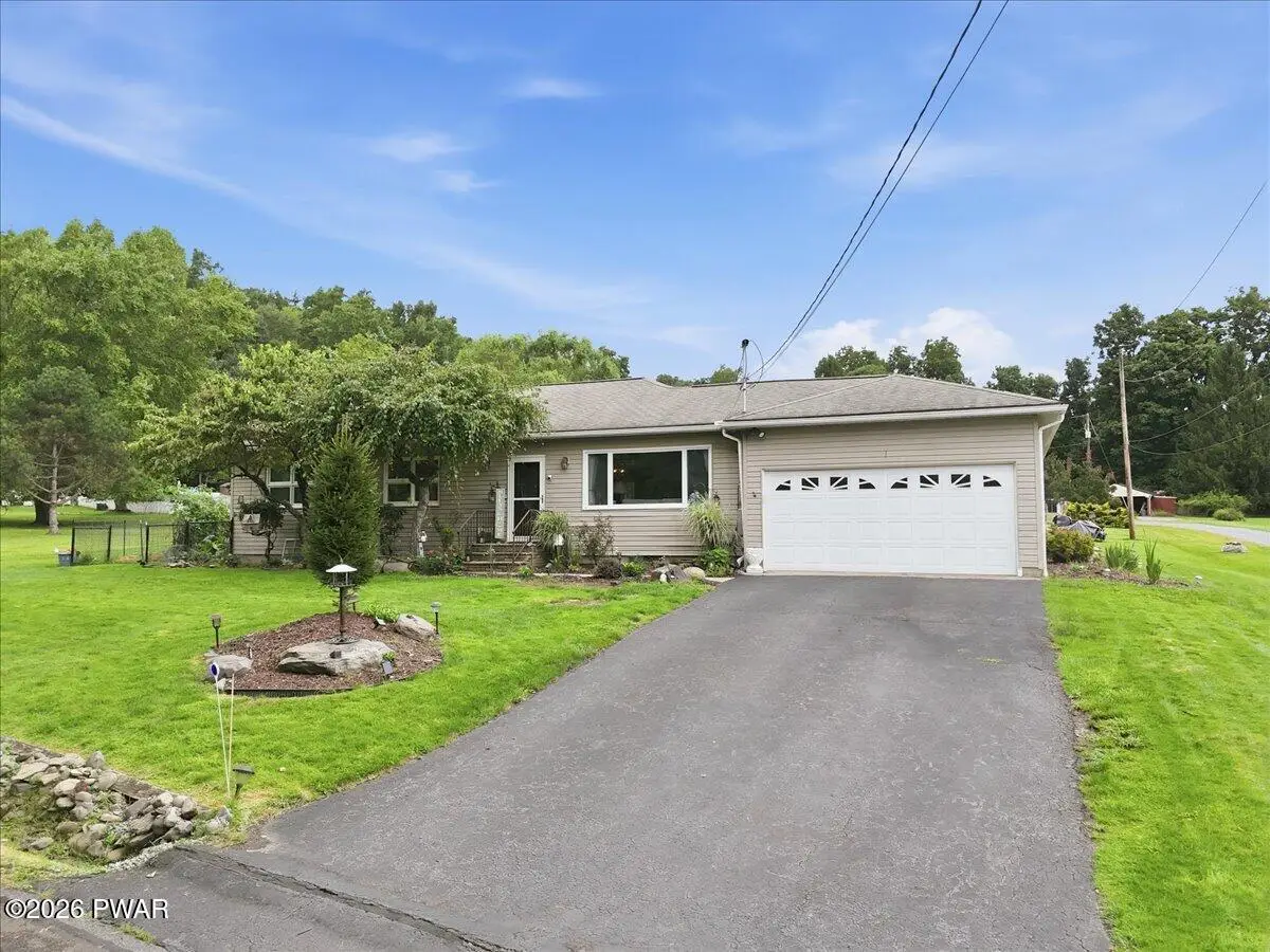 9 Overbrook Estate, Dallas, PA 18612 - #1