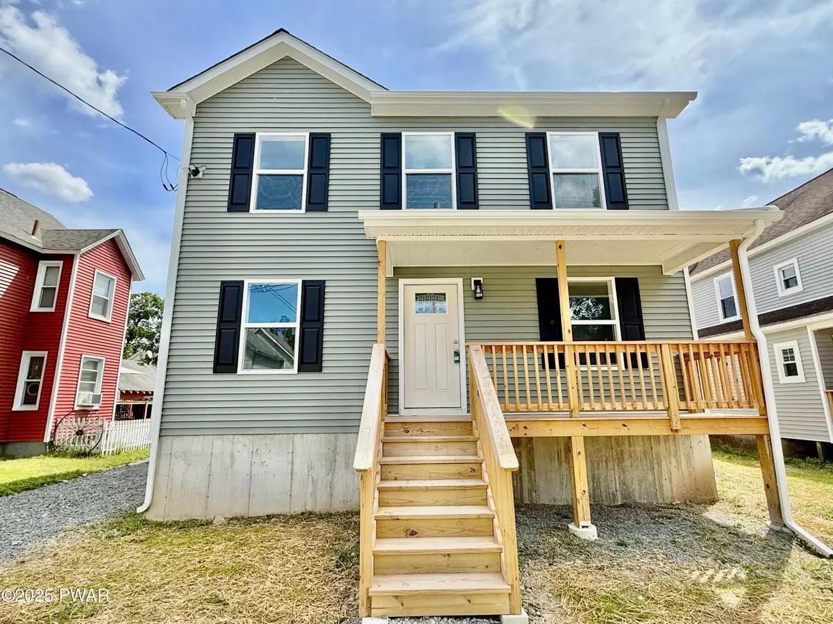 208 Ave I, Matamoras, PA 18336 - #1