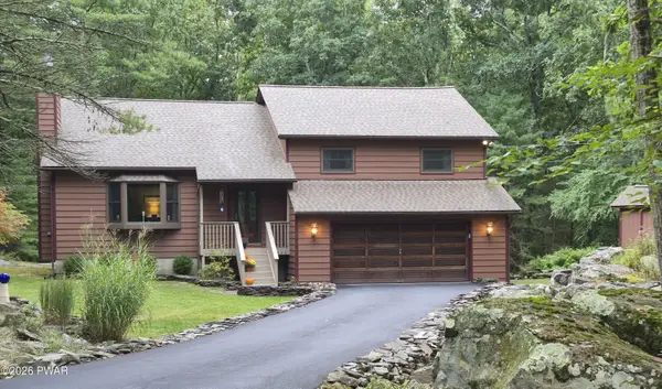 136 Pocono Circle Drive W, Dingmans Ferry, PA 18328
