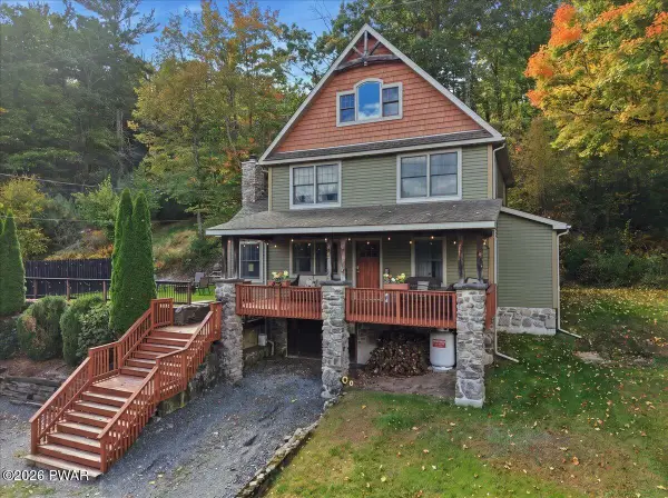 288 Gumbletown Road, Paupack, PA 18451