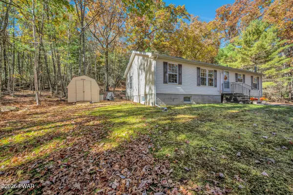 297 Tinkwig Drive, Hawley, PA 18428