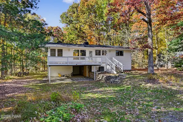 106 Burning Tree Drive, Hawley, PA 18428