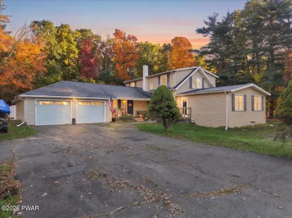 73 Lakeshore Drive, Lakeville, PA 18438