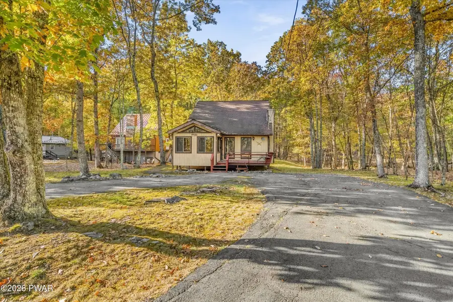 106 Hawk Court, Bushkill, PA 18324 - #3