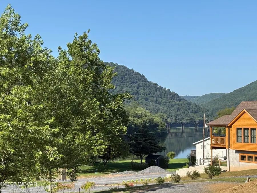 138 Gwynned Wynd, Mill Hall, PA 17751 - #2