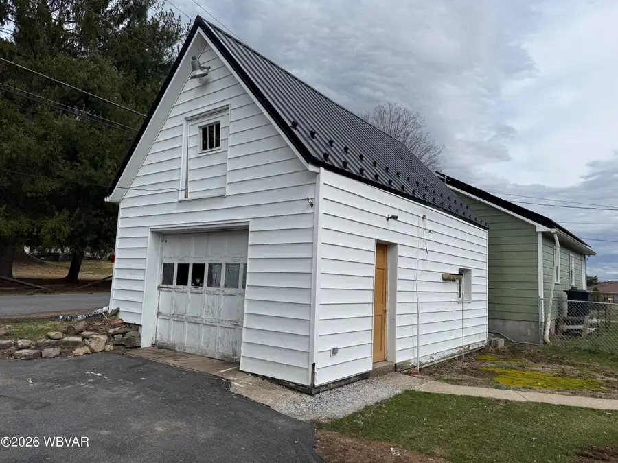 208 Woodward Avenue, Lock Haven, PA 17745 - #3