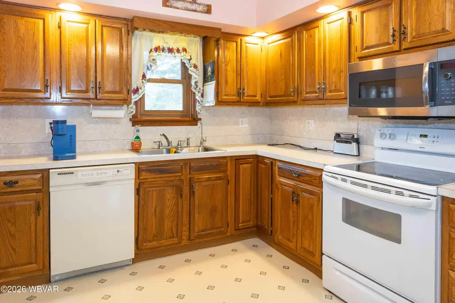 17 Woodbryn Drive, Williamsport, PA 17701 - #2