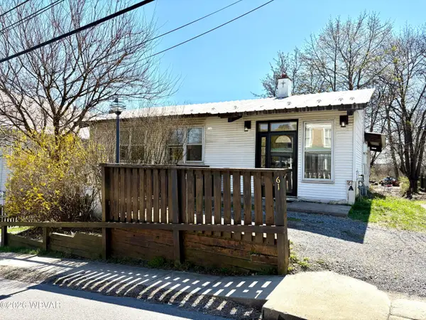 61 W Houston Avenue, Montgomery, PA 17752