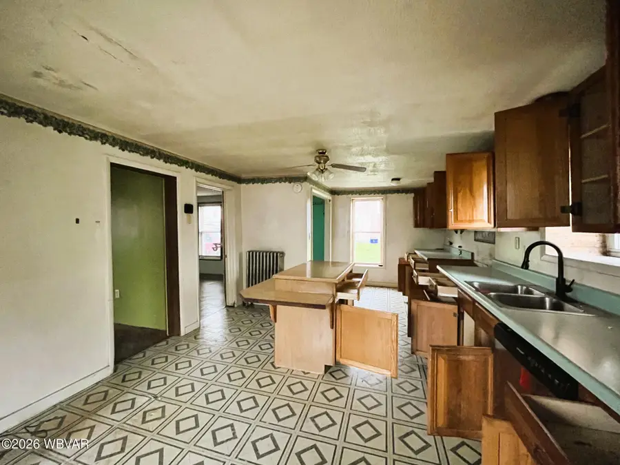 438 S Highland Street, Lock Haven, PA 17745 - #2