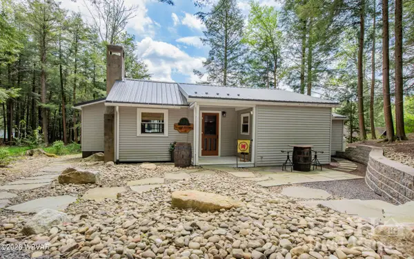 98 S Railroad Bed Lane, Laporte, PA 18626