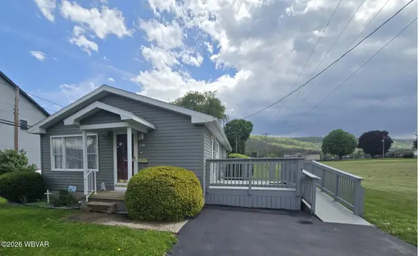208 W Peale Avenue, Mill Hall, PA 17751