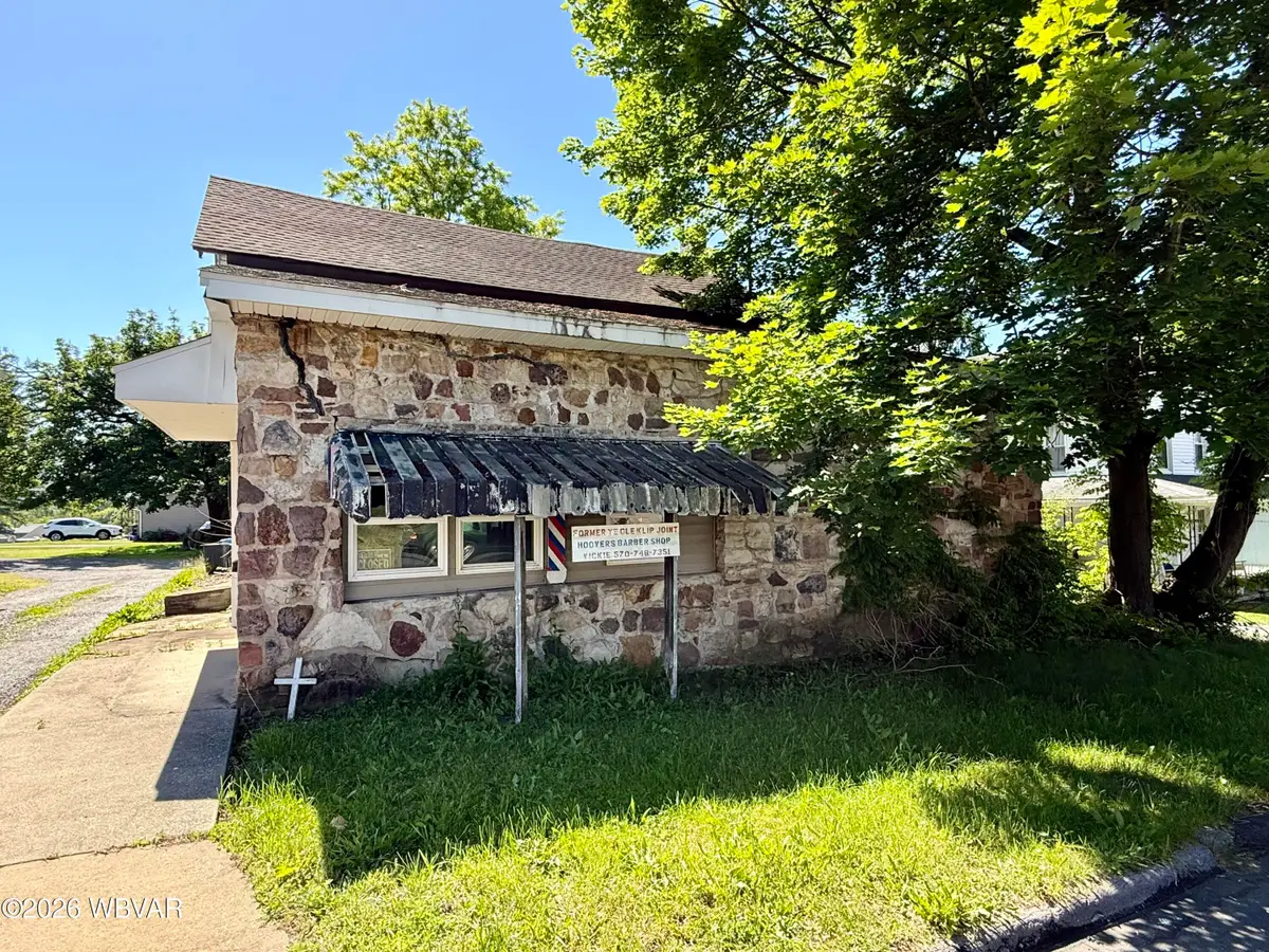 424 Wright Street, Lock Haven, PA 17745 - #1