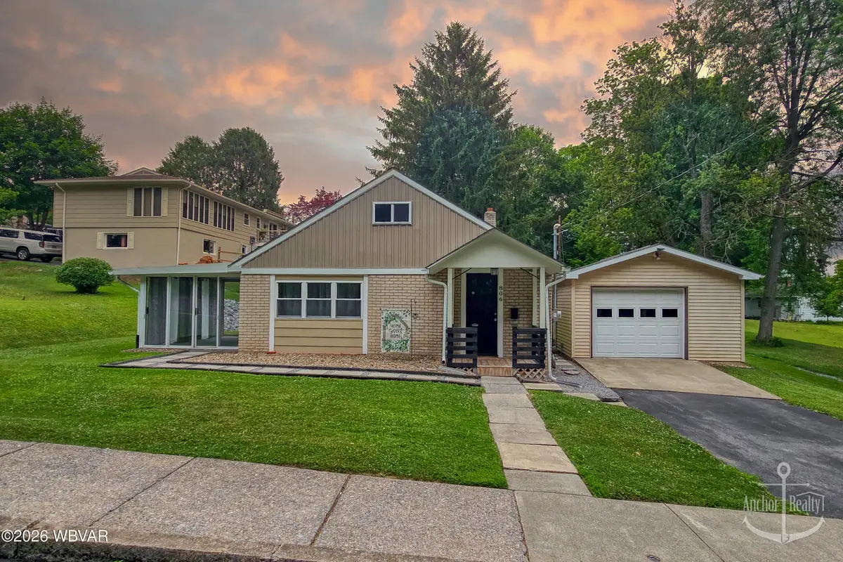 806 Locust Street, Jersey Shore, PA 17740 - #1
