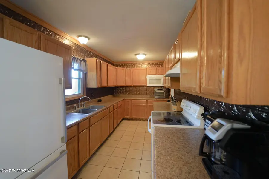 130 W Houston Avenue, Montgomery, PA 17752 - #3