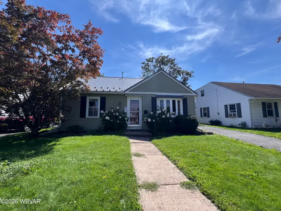 368 E Mountain Avenue, Williamsport, PA 17702 - #2