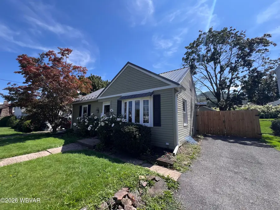 368 E Mountain Avenue, Williamsport, PA 17702 - #3