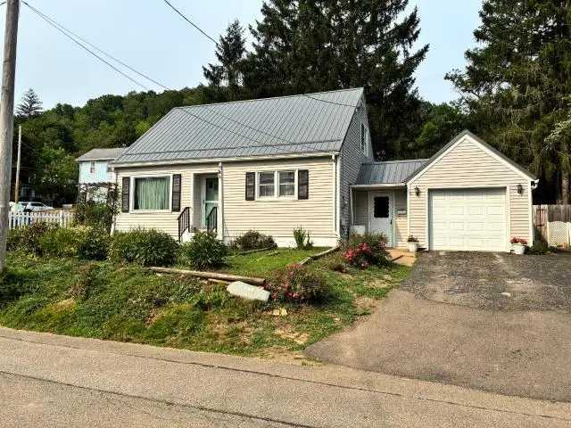 705 Cornplanter Avenue, Warren, PA 16365 - #1