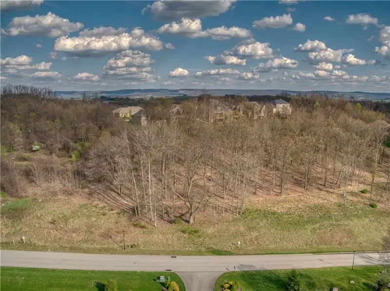 3036 Ravenwood Dr, Hempfield, PA 15601 - Image #1
