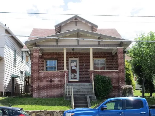 836 Duss Ave, Ambridge, PA 15003