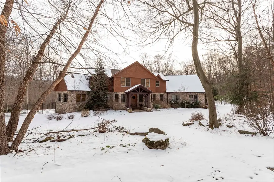 470 Pheasant Run Lane, Jefferson, PA 15622 - Image #2
