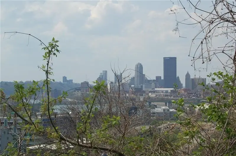 3513 Wakefield St, Pittsburgh, PA 15213 - Image #1