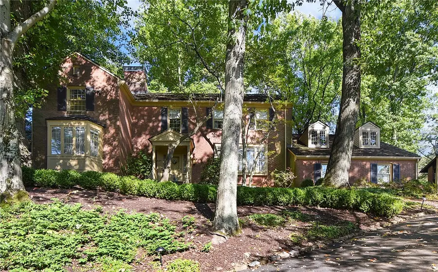 465 Woodland Hills Dr, Churchill, PA 15235 - #2