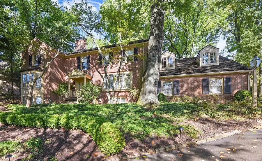 465 Woodland Hills Dr, Churchill, PA 15235 - #3