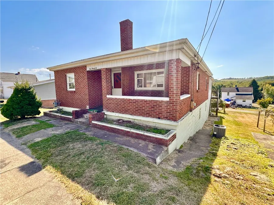 122 E Harvey Street, Masontown, PA 15461 - Image #2