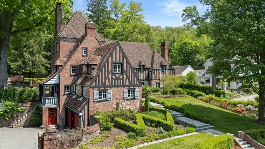 430 Woodland Rd, Edgeworth, PA 15143 - Image #2