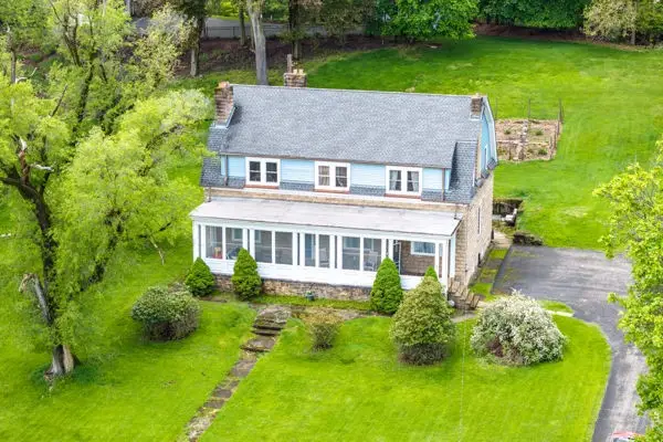 2515 Middle Rd, Hampton, PA 15116