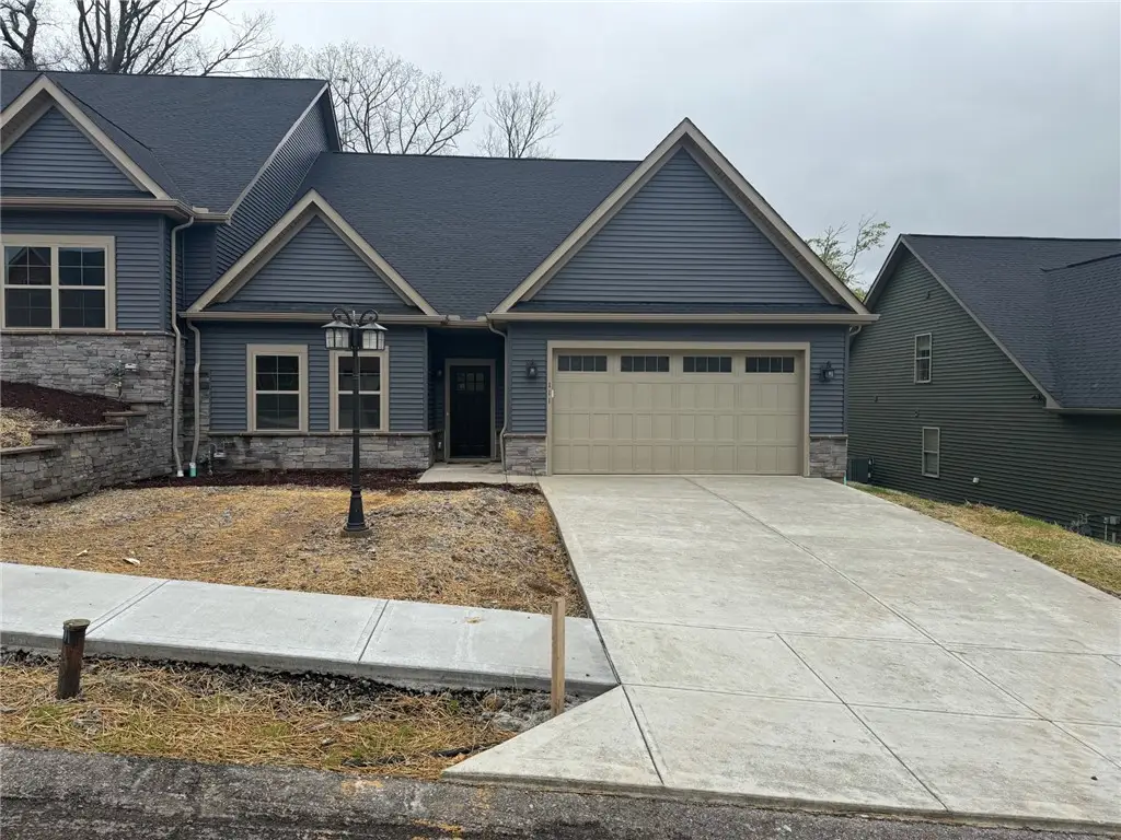 111 Hemingway Lane, Kennedy, PA 15108 - Image #1