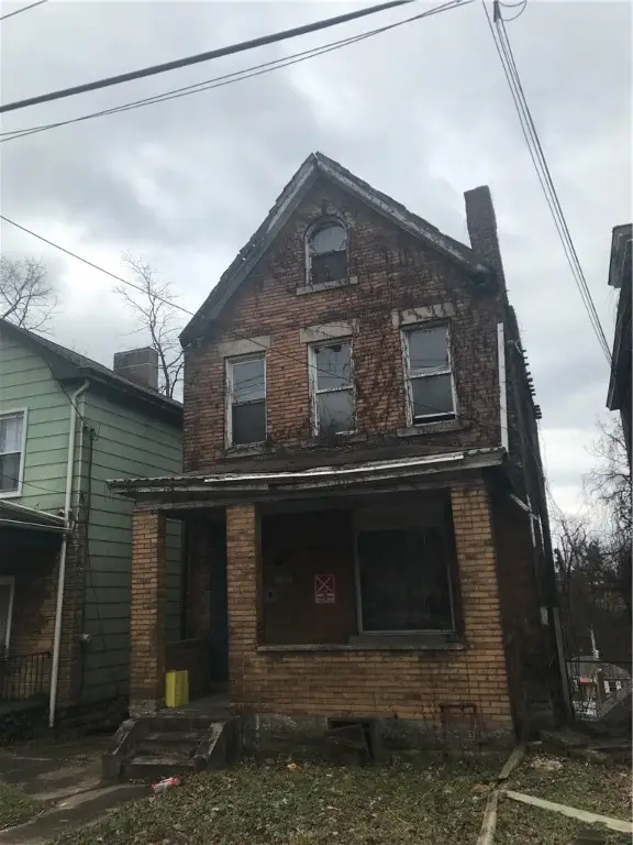 2258 Hawthorne Ave, Swissvale, PA 15218 - #1