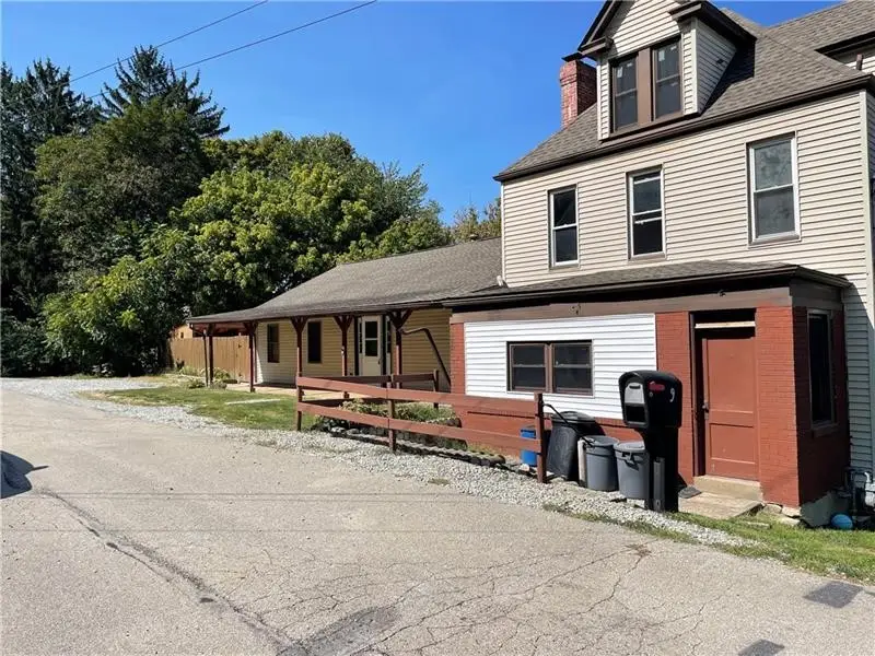 9 Gratz St, Hempfield, PA 15675 - Image #1