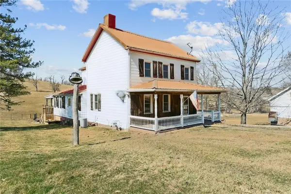 3323 State Route 2011, Beallsville, PA 15360