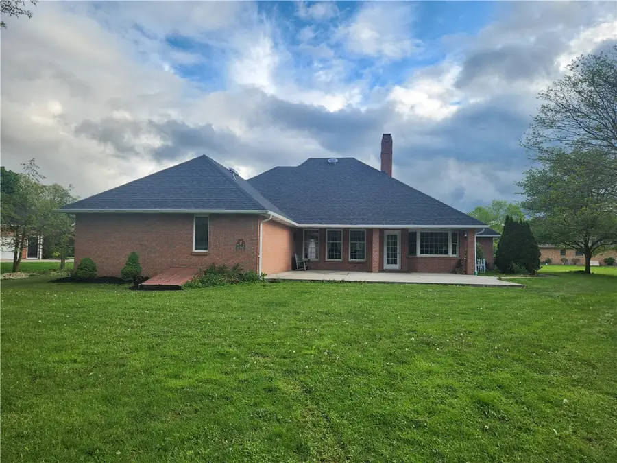 111 Saddlebrook Cir, Butler Township, PA 16001 - Image #2