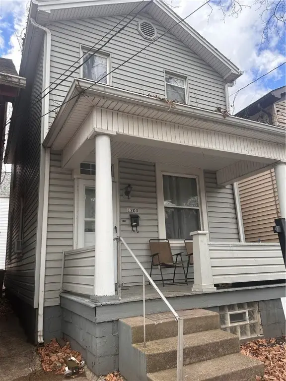 1203 4th Ave, Beaver Falls, PA 15010