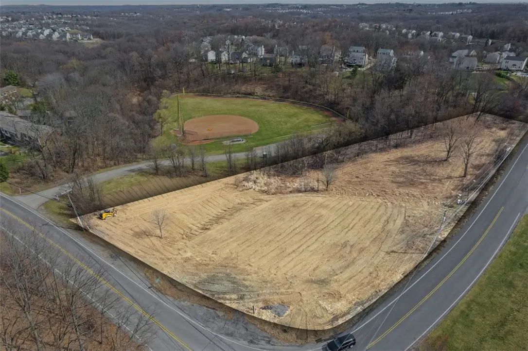 001 Spring Run Rd Ext, Findlay, PA 15108 - Image #1