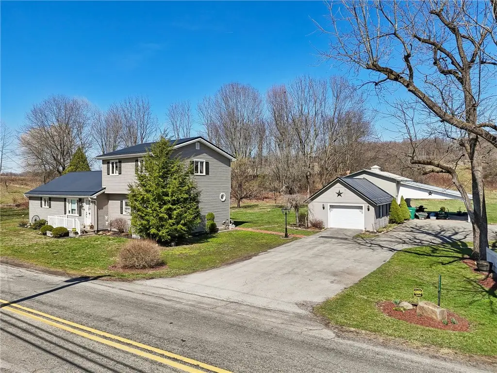 5216 Old Pulaski Rd, Pulaski, PA 16142 - Image #1