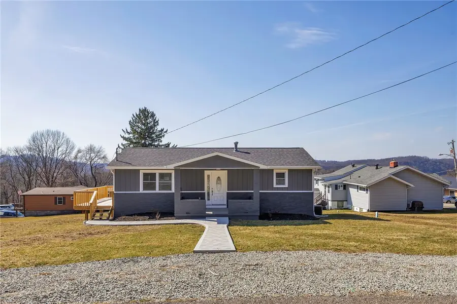 667 Memorial Dr, Plum, PA 15068 - Image #2