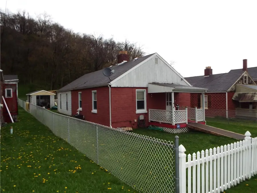 18 Penn Ave, East Bethlehem, PA 15322 - Image #2