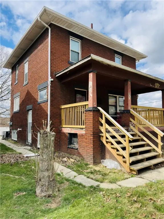 632 Spruce Ave, Sharon, PA 16146 - #1